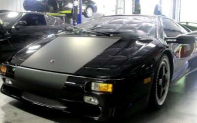 Instant custom paint makeover on a Lamborghini Diablo SV